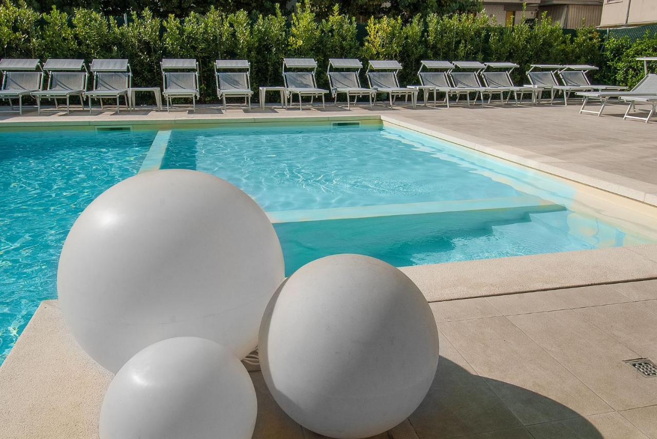Hotel Niagara Cattolica Luaran gambar