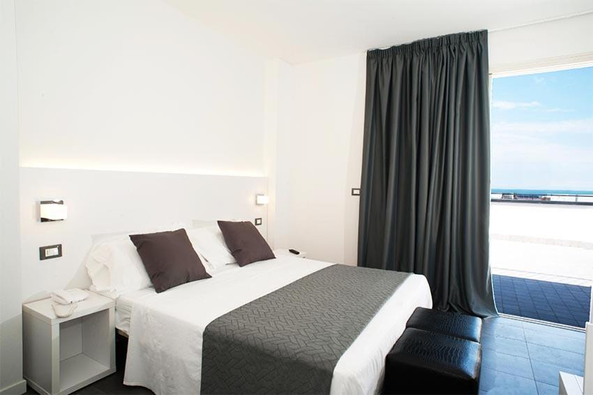 Hotel Niagara Cattolica Luaran gambar